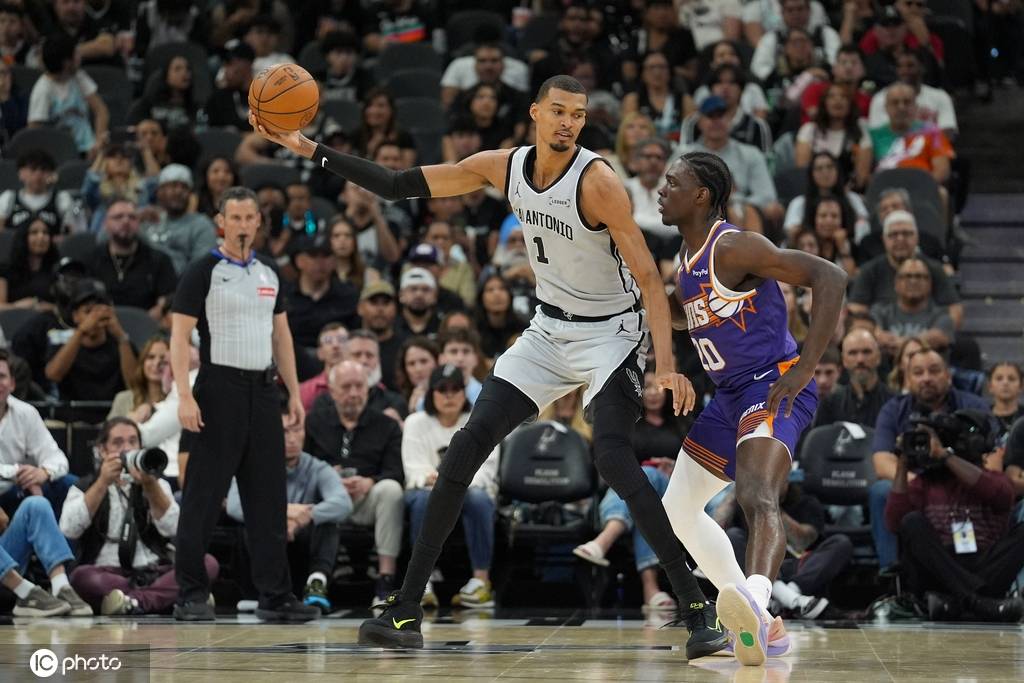 文班亚马34+11吉莱斯皮24分 马刺绝杀太阳